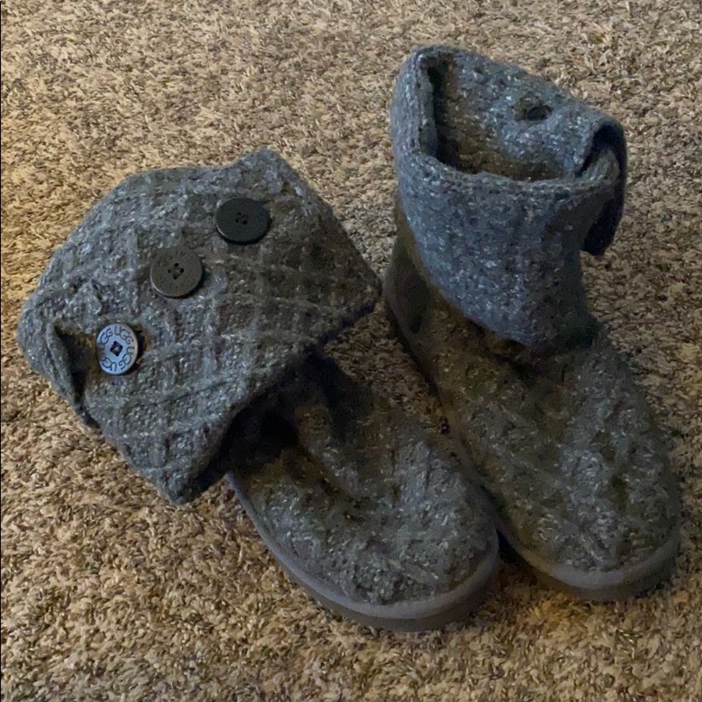 Knit Grey Uggs 🤍